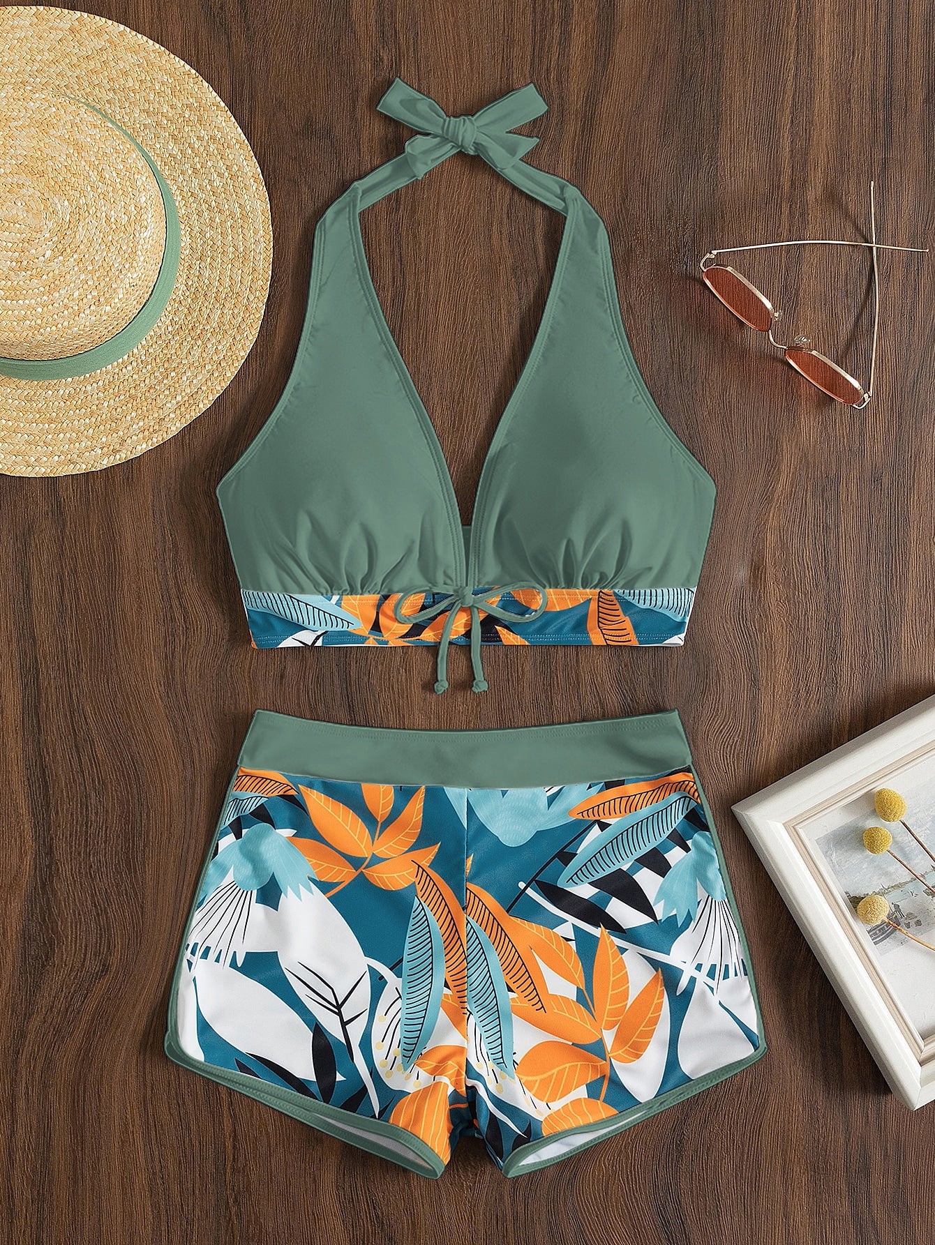 Bikini Top With Tie And Beach Printed Shorts