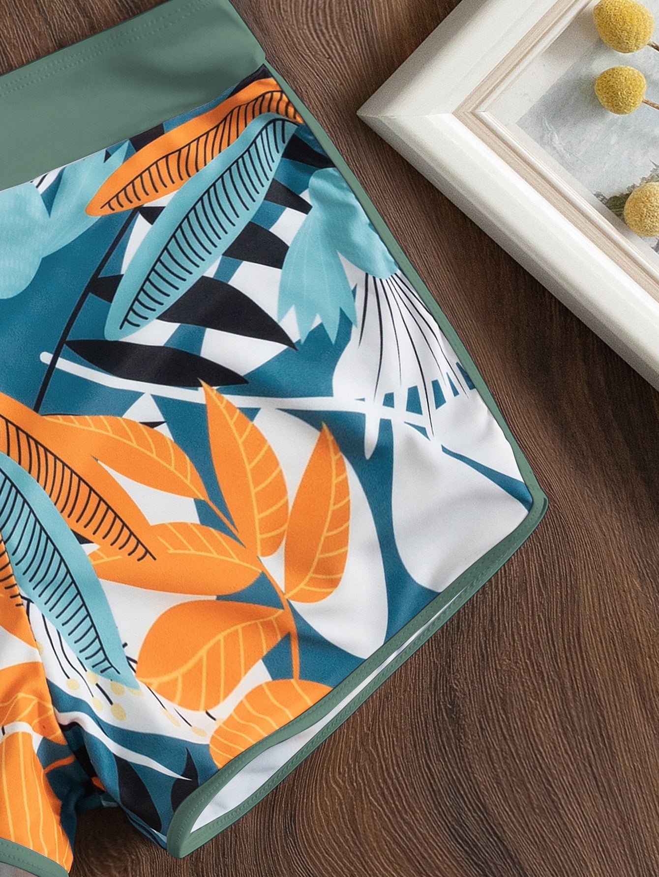 Bikini Top With Tie And Beach Printed Shorts