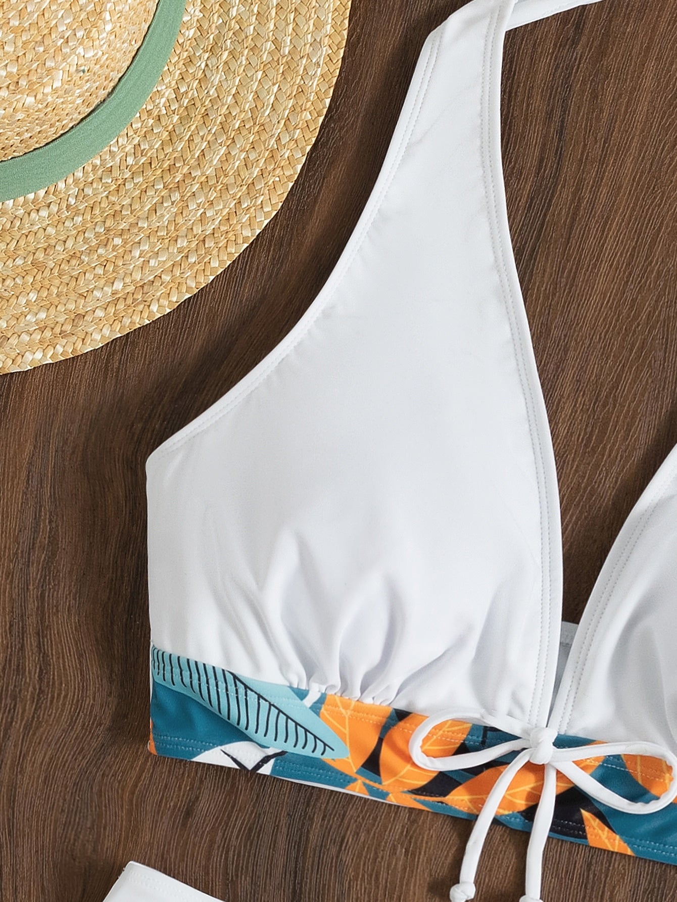 Bikini Top With Tie And Beach Printed Shorts